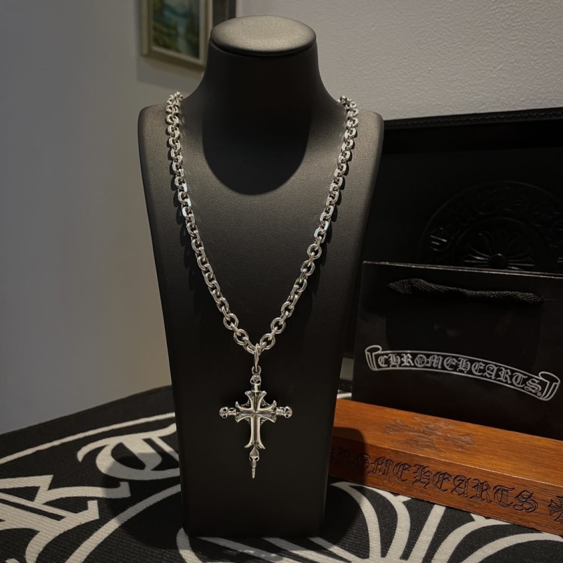 Ch**me He**ts necklaces
